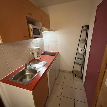 L'izard Piscine, Jacuzzi, Parking شقة