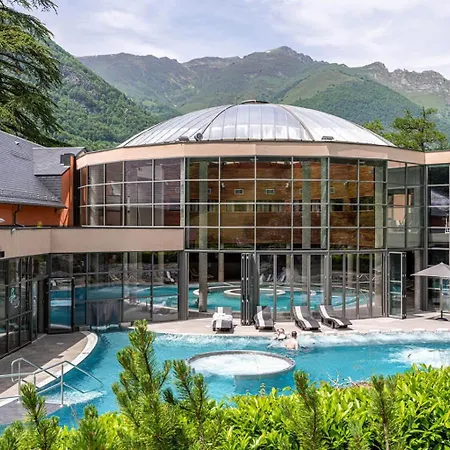 L'izard Piscine, Jacuzzi, Parking Cauterets